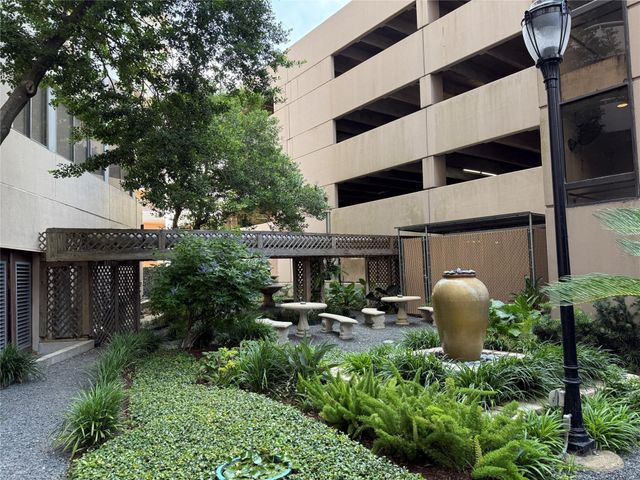 3525 Sage Road 1511, Houston, TX 77056