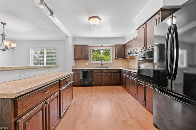 2348 Great Neck CIR, Virginia Beach, VA 23454
