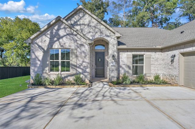 43 Wilmington Drive, Montgomery, TX 77356