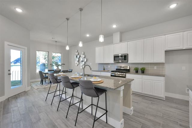 43 Wilmington Drive, Montgomery, TX 77356