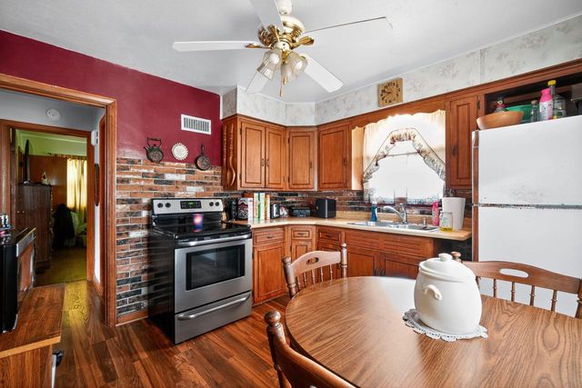 3578 S 48th STREET, Greenfield, WI 53220