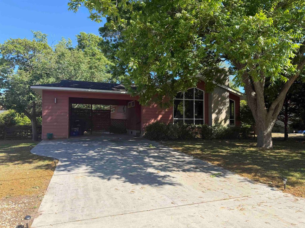 6502 Bryant St., Myrtle Beach, SC 29572