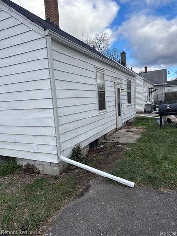 3104 Roberts Street, Saginaw, MI 48601