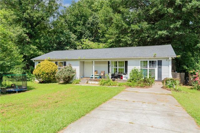 908 Phineas Drive, Kernersville, NC 27284