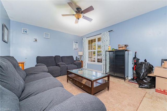 908 Phineas Drive, Kernersville, NC 27284