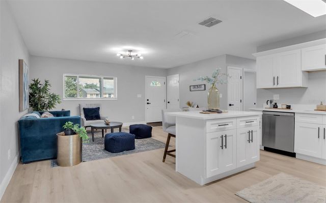 313 BEVERLY BOULEVARD, Brandon, FL 33511