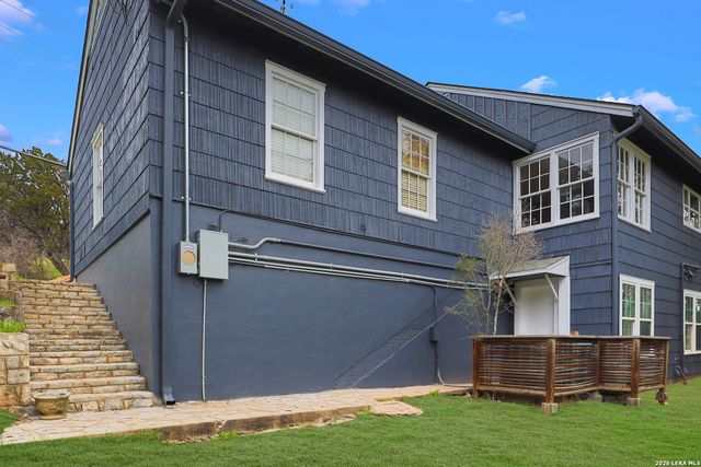 1017 BURLESON ST, San Marcos, TX 78666