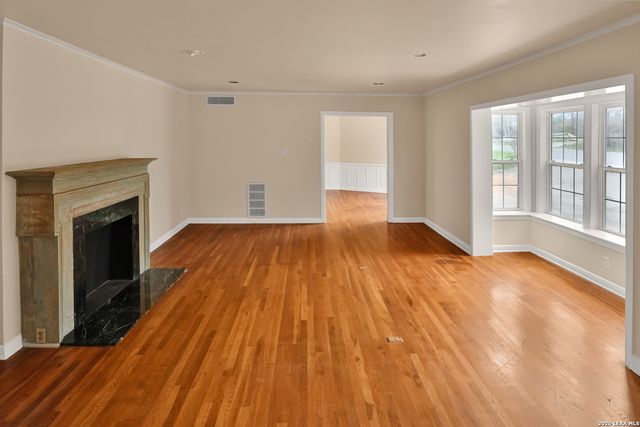 1017 BURLESON ST, San Marcos, TX 78666