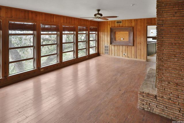 1017 BURLESON ST, San Marcos, TX 78666