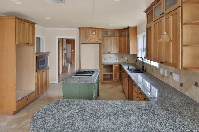 1017 BURLESON ST, San Marcos, TX 78666