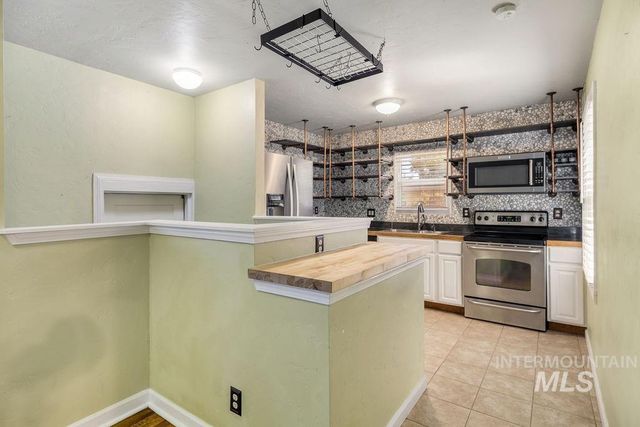 910 W Orchard Ave, Nampa, ID 83651