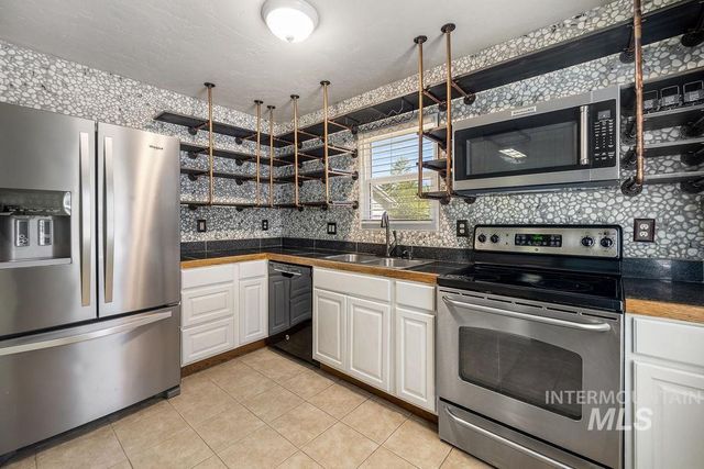910 W Orchard Ave, Nampa, ID 83651