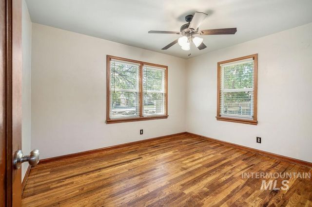 910 W Orchard Ave, Nampa, ID 83651