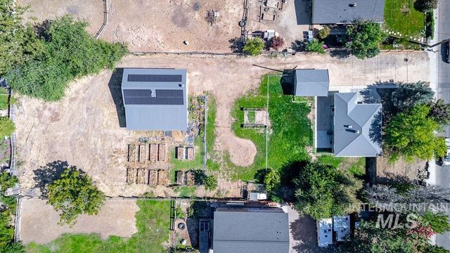 910 W Orchard Ave, Nampa, ID 83651