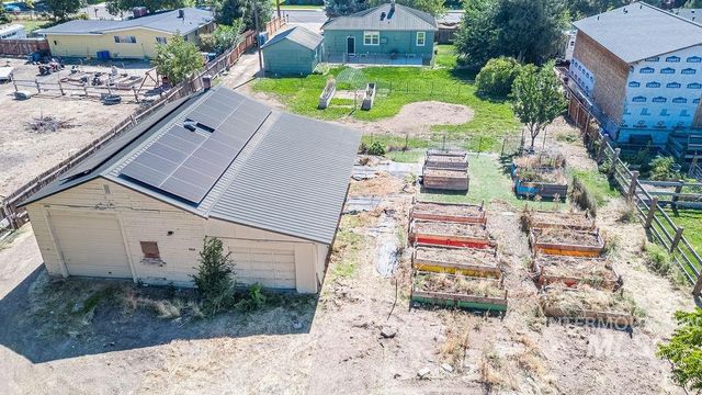 910 W Orchard Ave, Nampa, ID 83651