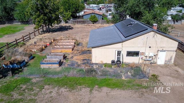 910 W Orchard Ave, Nampa, ID 83651
