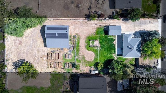 910 W Orchard Ave, Nampa, ID 83651
