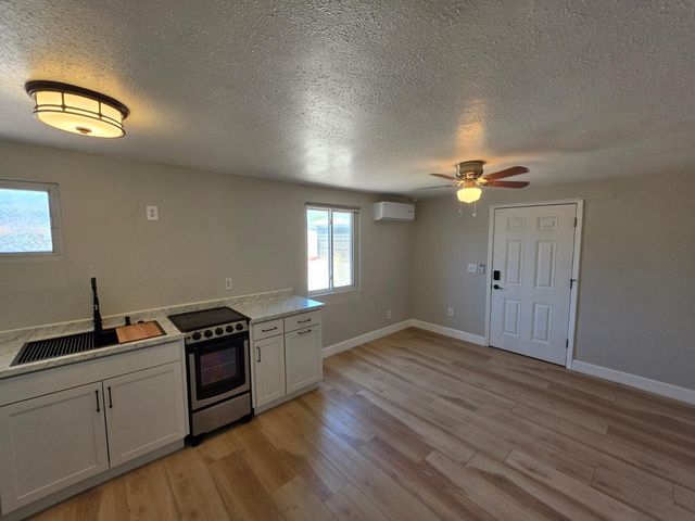 2803 E Monroe Street Casita, Phoenix, AZ 85034