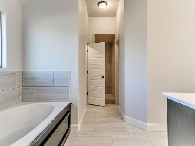 12204 Rockbed Drive, Yukon, OK 73099