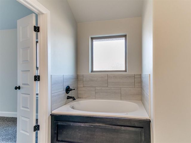 12204 Rockbed Drive, Yukon, OK 73099