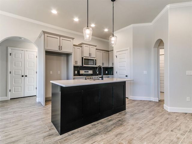 12204 Rockbed Drive, Yukon, OK 73099