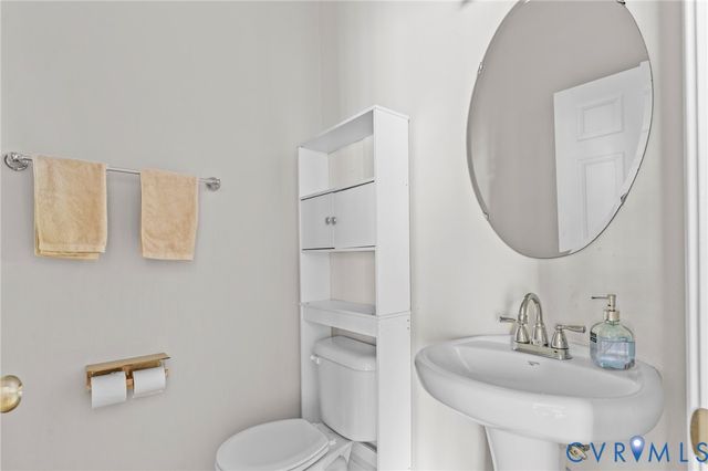 8061 Belton Cir, Hanover, VA 23116