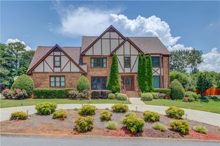 710 HAMBRICK SW Drive, Lilburn, GA 30047