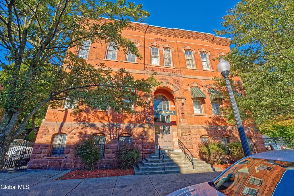 206 N Pearl Street APT 102, Albany, NY 12207