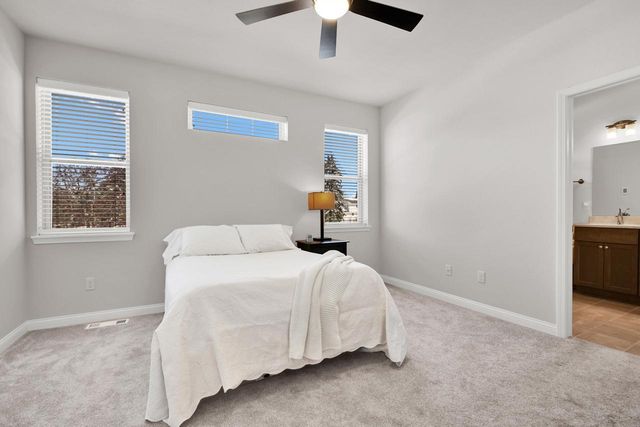 21965 W North AVENUE, Brookfield, WI 53045