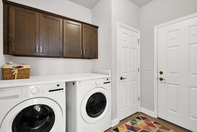 21965 W North AVENUE, Brookfield, WI 53045