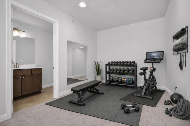 21965 W North AVENUE, Brookfield, WI 53045