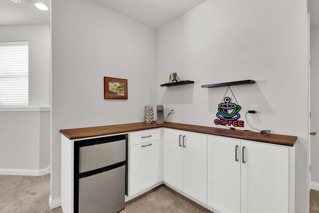 21965 W North AVENUE, Brookfield, WI 53045