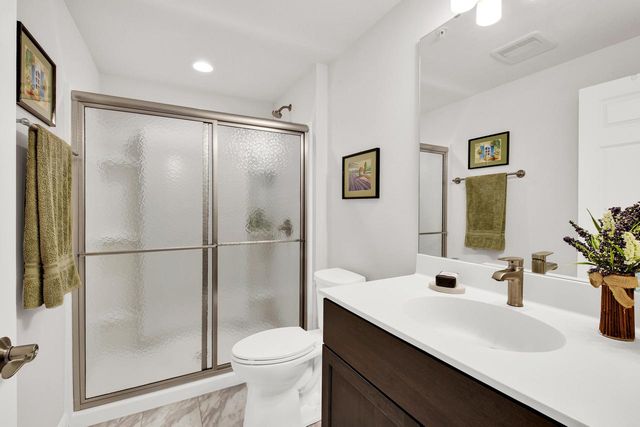 21965 W North AVENUE, Brookfield, WI 53045