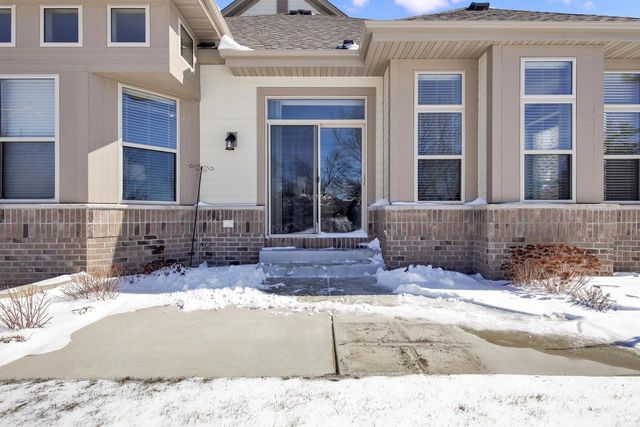 21965 W North AVENUE, Brookfield, WI 53045