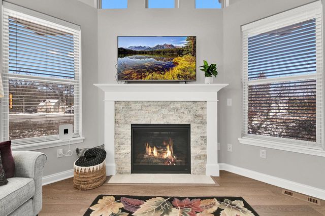 21965 W North AVENUE, Brookfield, WI 53045