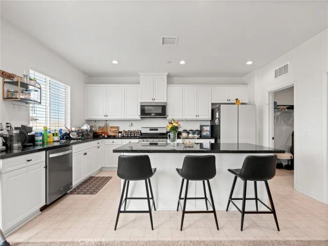 11520 Ferro Street, Victorville, CA 92392