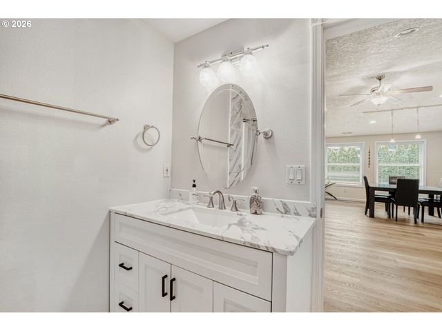 810 Ne 167TH Ave, Vancouver, WA 98684