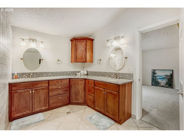 810 Ne 167TH Ave, Vancouver, WA 98684