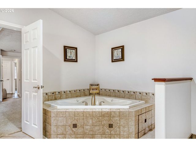 810 Ne 167TH Ave, Vancouver, WA 98684