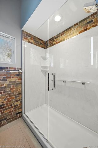 52433 Ihla Street, Shelby Charter Township, MI 48316