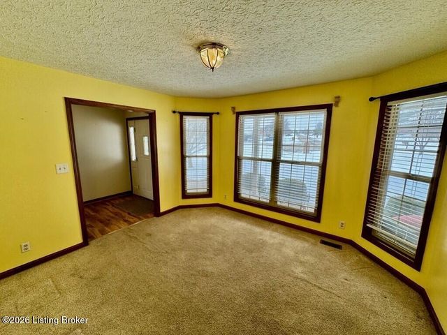1107 Regency Ct, Bardstown, KY 40004