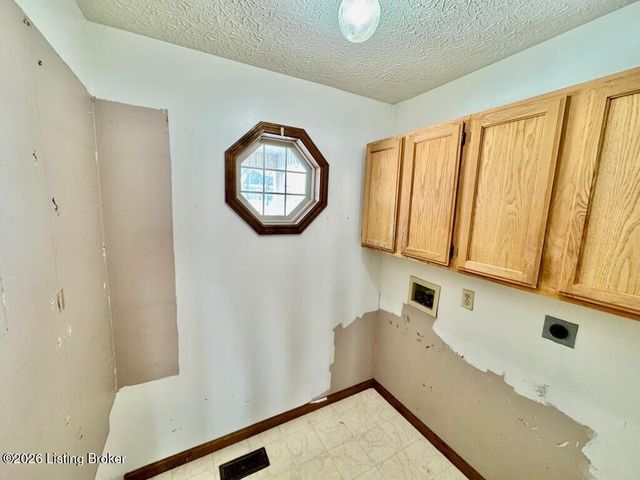1107 Regency Ct, Bardstown, KY 40004
