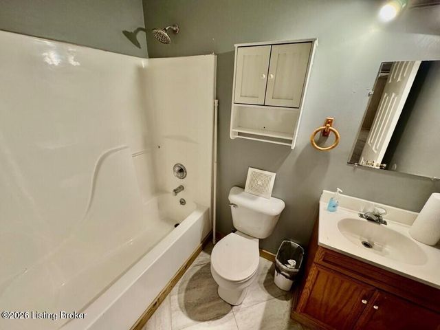 1107 Regency Ct, Bardstown, KY 40004