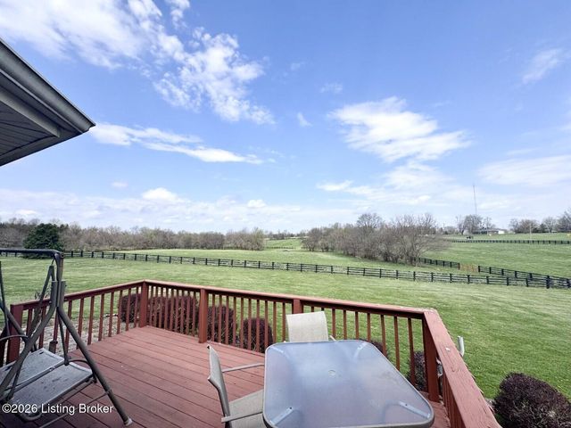 1107 Regency Ct, Bardstown, KY 40004