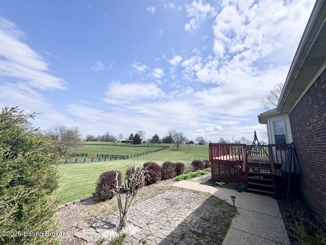 1107 Regency Ct, Bardstown, KY 40004