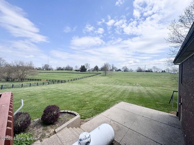 1107 Regency Ct, Bardstown, KY 40004