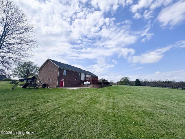 1107 Regency Ct, Bardstown, KY 40004