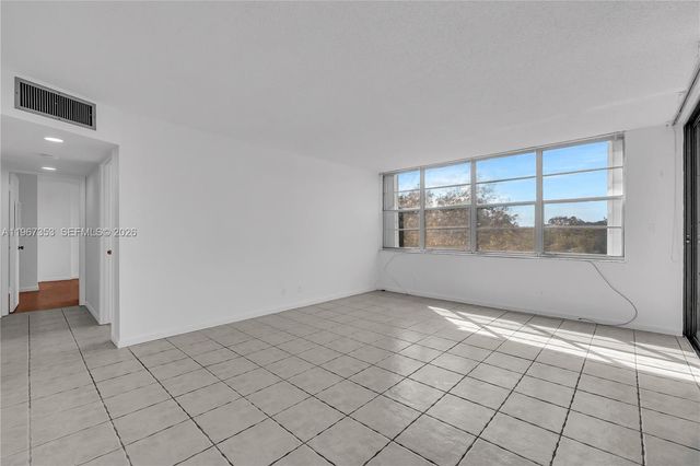 2781 Taft St 303, Hollywood, FL 33020