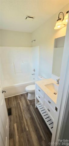910 Lyndsey Brooke Court, Lincolnton, NC 28092