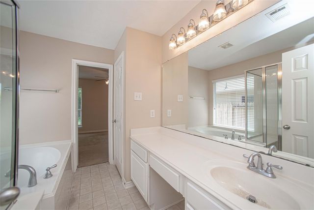 2223 Shady Pine Drive, Conroe, TX 77301